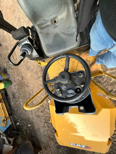 Compactador Cat Cb24b Año 2014 Diesel