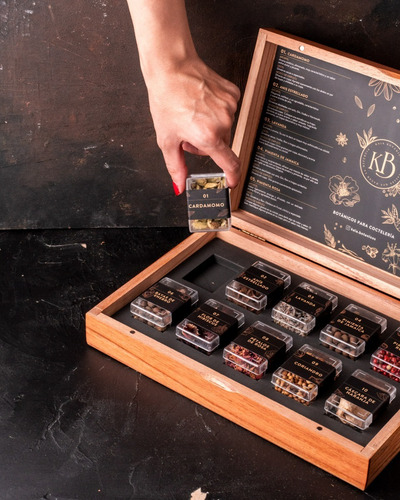 Mixologia Caja Kaia X10 Botanicos + Cítricos X3 + Bosque Gin