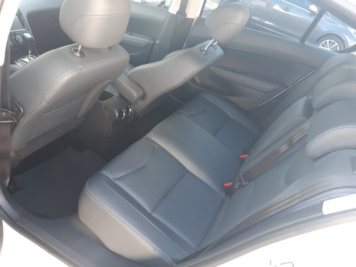 Imagen 10 de 16 de Peugeot 408 Feline Tiptronic