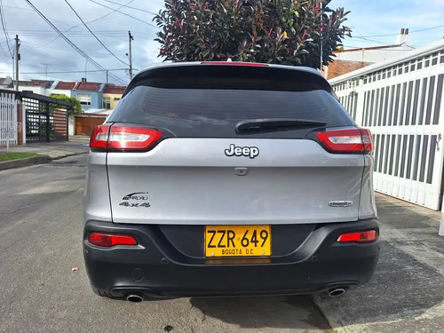 Jeep Cherokee 3.2 Longitude
