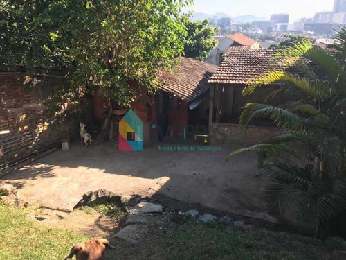 Imagem 9 de 15 de Casa Em Santa Tereza Com Grande Área Externa!! - Cpcv20007