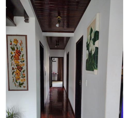 Casa Alto Padrão - 900 Metros De Terreno - Carambeí-pr