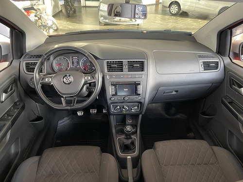 Imagem 10 de 13 de Volkswagen Crossfox 1.6 2015