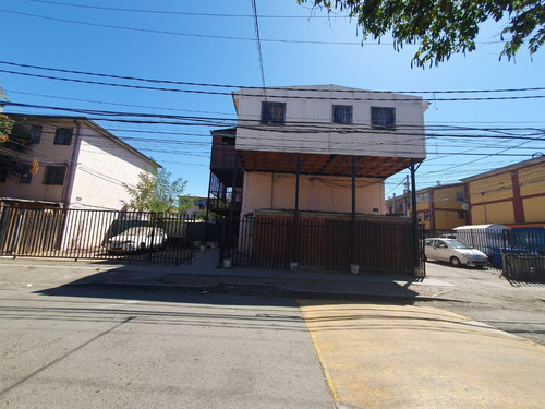 Poblacion Heroes De Iquique, Primer Piso