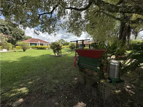 Se Vende Finca Hotel Cerca Al Parque Del Café Pueblo Tapao Quindio