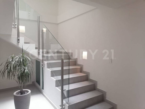 Edificio En Venta En Jardines De Santa Mónica, Tlalnepantla, Estado De México
