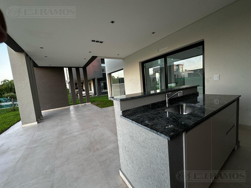 Casa En Venta En El Barrio Ceibos - Puertos / Escobar