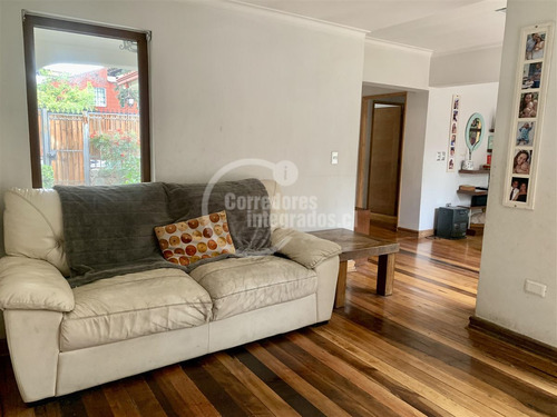 Casa En Venta De 3 Dorm. En Providencia