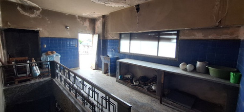 Local Con Vivienda En Venta En Valentin Alsina