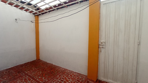 Imagen 17 de 25 de Casa En Venta , Urbanización Altos De Paramillo