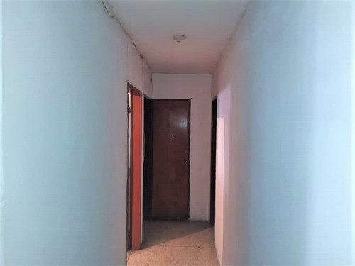 Se Vende Amplio Apartamento En La Candelaria Mls 24-4731