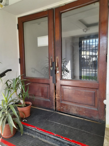 Arriendo De 4 Dorm., Metro Bellas Artes En Recoleta