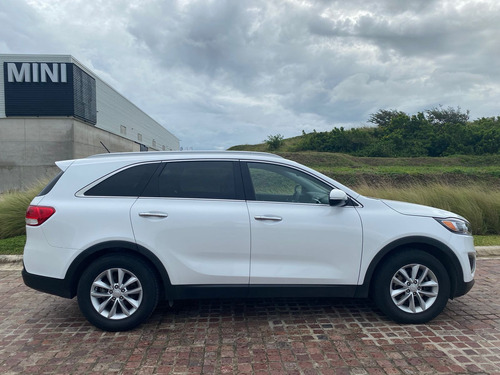 Imagen 8 de 9 de Kia Sorento 2018 2.4 L4 Lx Tela 7 Pasajeros At