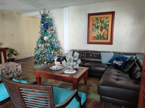 Te Invito A Visitar Esta Hemosa Casa En Venta Ubicada En Piedras Pintadas Urb Trigal Norte Cod 24-13394 Eloisa M