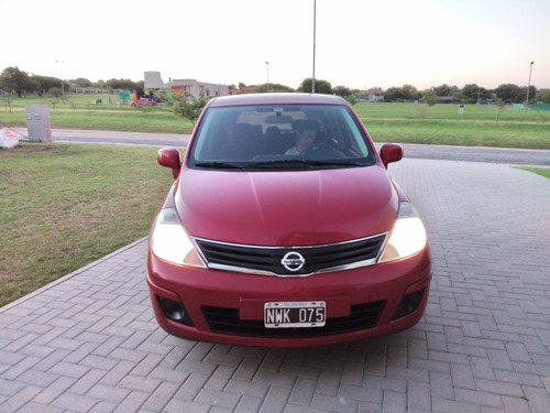 Nissan Tiida 1.8 Visia 2014
