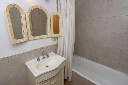 Venta - Ph Duplex Tipo Casa 5 Ambientes Con Cochera Y Pileta - Villa Adelina, San Isidro
