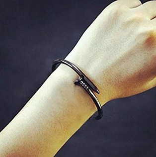 Pulsera Bangle Modelo Clavo Color Negro