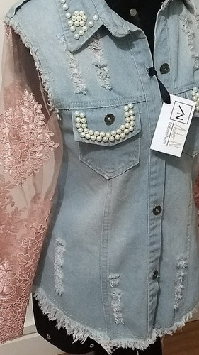 jaqueta jeans com manga de renda