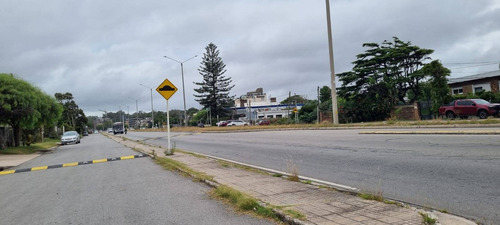 Se Vende La Mitad De Un Terreno De 580m2 En Barra De Carrasco