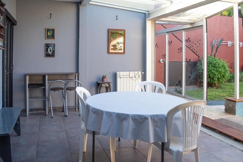 Imagen 8 de 30 de Hermoso Chalet De 6 Amb - San Isidro