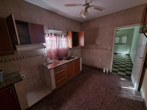Imagen 10 de 21 de Ph En Venta - 2 Dormitorios 1 Baño - 157mts2 - La Plata