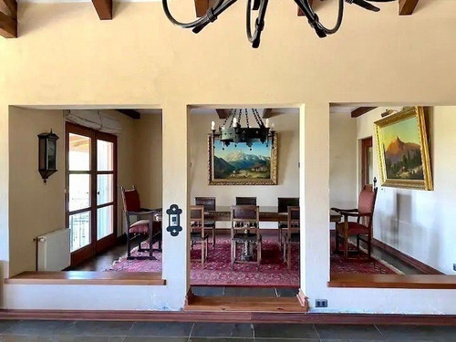 Estilo Colonial Con Increíble Vista Al Cerro La Campana