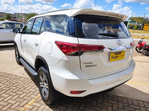 Imagem 4 de 13 de Toyota Sw4 2.7 Sr 7l 4x2 (aut) (flex)