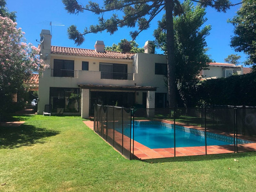 Casa Con Renta En Carrasco Ref. 5836