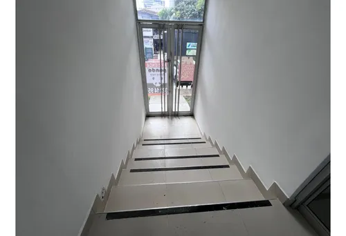 175m2 Local Arriendo En Envigado