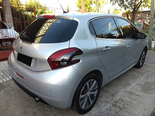 Imagen 4 de 9 de Peugeot 208 Feline 2017, Como Nuevo!!!