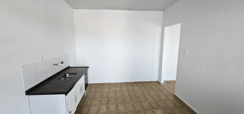 Casa De 2 Quartos Com Edícula