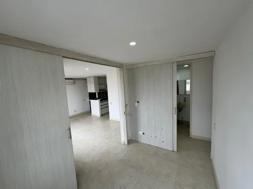 Se Alquila Amplio Apartamento Con Aire En Bochalema Central