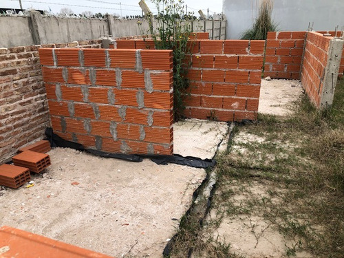 Lote Con Mejoras A La Venta En Maximo Paz Moradas De Maximo.