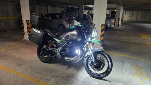 Moto Guzzi V85tt Centenario