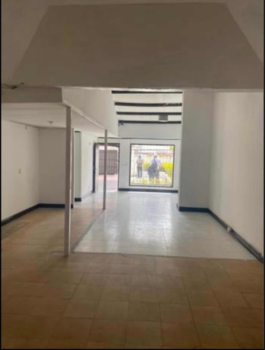 Imagen 2 de 19 de Se Arrienda Casa Grande Para Local O Oficinas