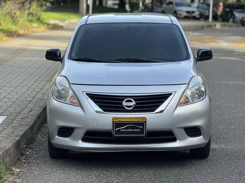 Nissan Versa 1.6 Sense