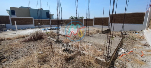 Terreno En Venta En Tlayacapan Con Cimientos De Construcción Totalmente Bardeado