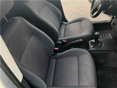 Volkswagen Polo Sedan 2.0 Mi Comfortline 8v Flex 4p Manual