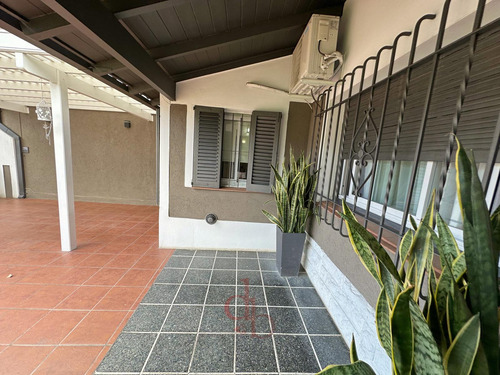 Casa En Adrogué