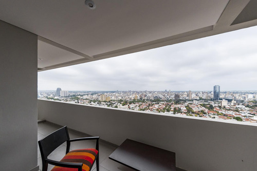 Venta Departamento Semi Piso, Gni Cardinales De Cofico, 3 Dormitorios Y 3 Baños.