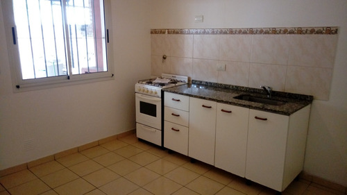 Confortable Dúplex De Tres Ambientes Totalmente Independient