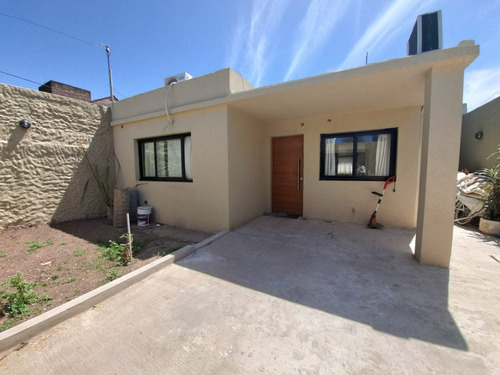 Casa | 4 Amb | 2 Dorm C/ Escritorio Y Estar | Jardin | 