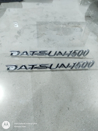 Emblema Datsun Metal 1500 ( 2 Piezas ) 