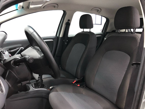 Fiat Punto 1.4 Attractive 8v Flex 4p Manual
