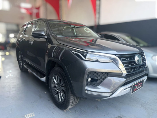 Toyota Hilux SW4 Hilux SW4 SRX 4x4 2.8 TDI 16V Dies. Aut.