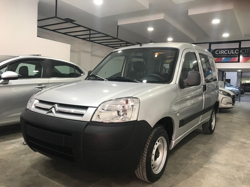 Imagen 13 de 24 de Berlingo Furgon Mixta Nafta 0 Km