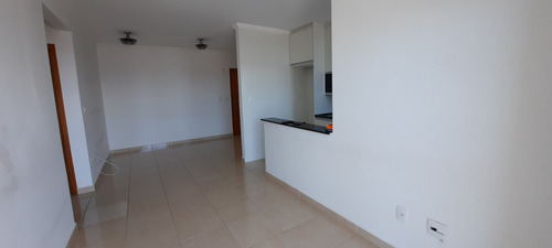 Imagem 3 de 14 de Apartamento 2 Dormitórios - Caiçara - Vista Mar - Aml123