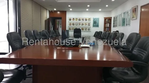 Se Alquila Oficina En La Urbina