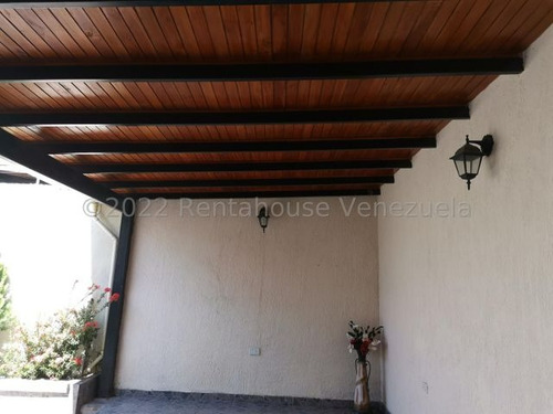 Imagen 17 de 28 de Hermoso Th De Esquina, Con Acabados De Primera. Comodas Habitaciones Con Closet, Hermosa Cocina Completamente Equipada, Amplio Patio Con Caney, 3 Puestos De Estacionamiento Techados