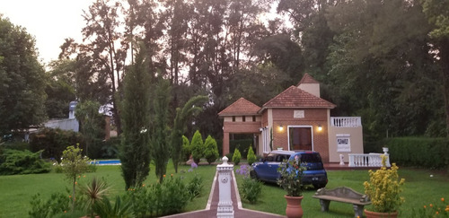 Permuta O Venta Hermosa Casaquinta O Permanente - 2 Casas